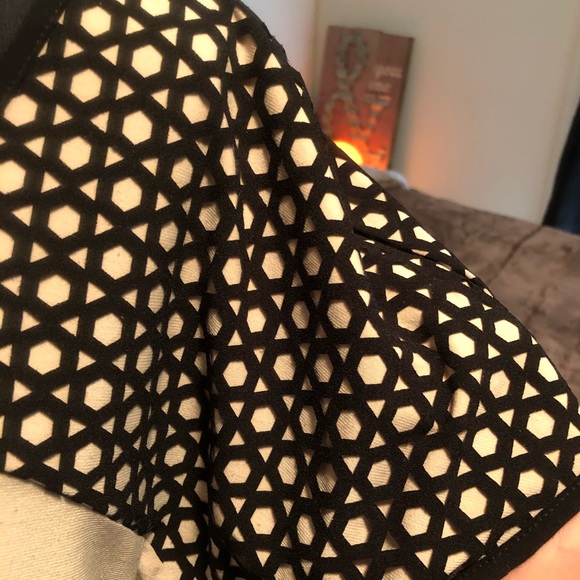 New Directions Sz L Top - Picture 2 of 4